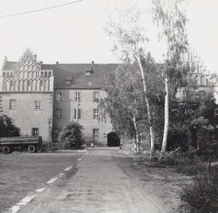 Schloss Trebsen, Eingangsfront