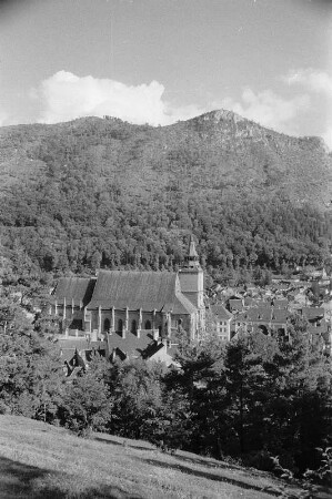 Kronstadt (Brașov)/ Rumänien. Blick auf die Stadt mit Schwarzer Kirche (1383 Neubaubeginn, Fertigstellung um 1480)