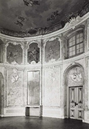 Schloß Martinskirchen, Großer Saal : Mühlberg-Martinskirchen. Schloß Martinskirchen (1751/-756; F. A. Krubsacius). Wanddekoration im Marmorsaal (Malerei A. F. Oeser). Teilansicht
