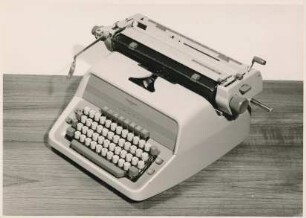 Standard Schreibmaschine "universal 40" der Adlerwerke vorm. Heinrich Kleyer