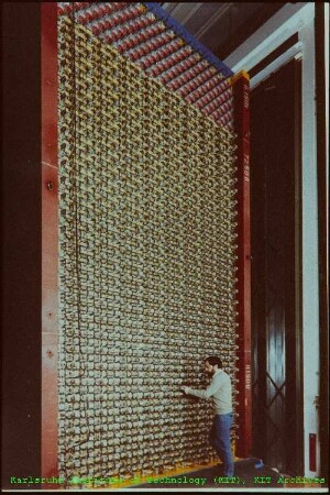 Aufbau des Karlsruher Rutherford Mittel-Energie Neutrino (KARMEN)-Experiments des Instituts für Kernphysik (IK)