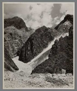 Am Weg zu den Steinbrüchen von Forno in Massa, Massa-Carrara, Toskana