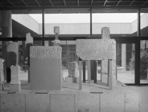 Bruchstück einer Bauinschrift eines Merkurtempels des Kaisers Titus
