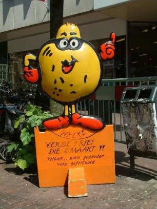 Aufsteller mit Werbung für Pommes frites