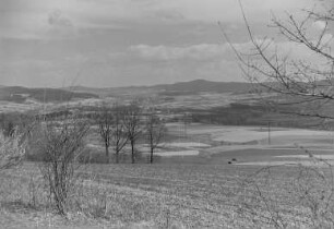 Berge vom Mönchswalder Berg : Blick vom Mönchswalder Berg auf den Ort Berge