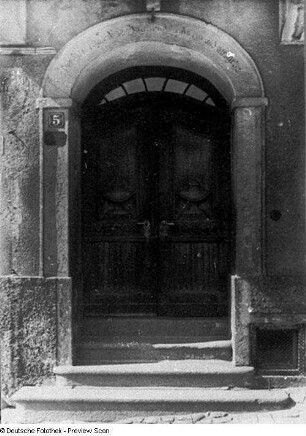 Bautzen, Am Taschenberg 5. Wohnhaus. Portal