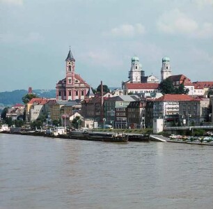 Passau. Blick über die Donau auf die Altstadt mit Stephansdom