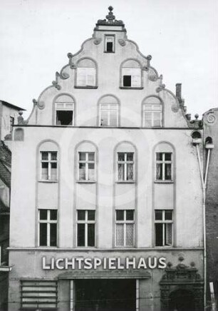 Fassade und Giebel von Bürgerhaus Fleischerstrasse 9 in Elbing