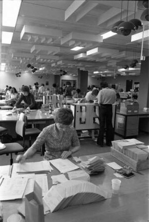 Postscheckamt am Ettlinger Tor. Umstellung des Buchhaltungssystems auf EDV-Betrieb