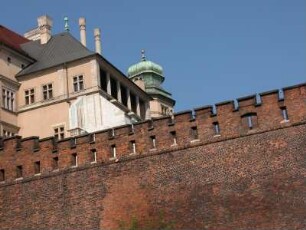Wawel, Festungsmauer und Königsschloss