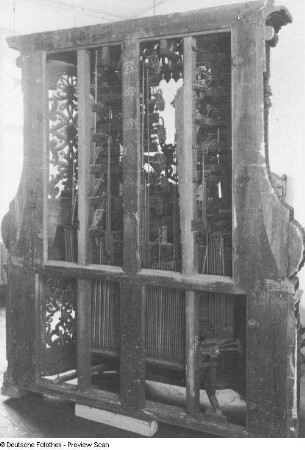 Glockenspiel, vor der Restaurierung : Glockenspiel von Kändler (1739). Vorderansicht (vor der Restaurierung)