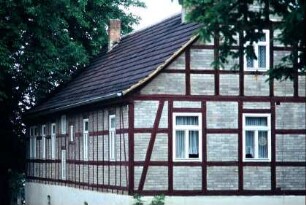eingeschossiges Haus, Sichtfachwerk