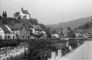 Weisenbach: Ort und Murg mit [Kapelle] auf Berg
