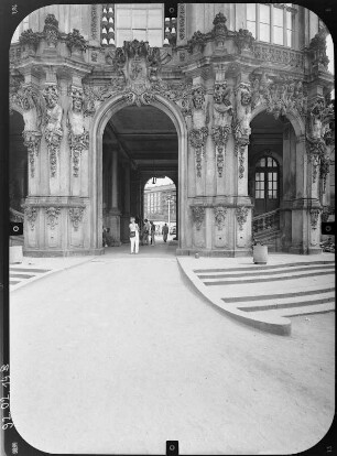 Zwinger, Glockenspielpavillon