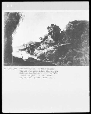 Gebirgslandschaft mit verfallenem Tempel