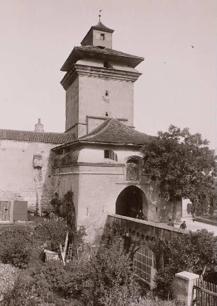 Nördlingen, Reimlinger Tor : Nördlingen. Reimlinger Tor über den Graben gesehen. Feldseite