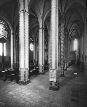 Erfurt, Severikirche, Inneres: Südseitenschiffe nach Osten