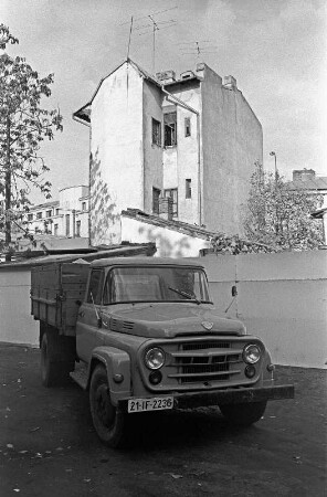 In Bukarest mit ZIL-Lkw (?)