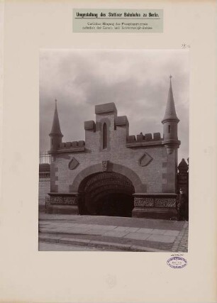 Umgestaltung des Stettiner Bahnhofs, Berlin Tunnelportal: Östlicher Eingang zum Fußgängertunnel zwischen Gartenstraße und Schwartzkopffstraße (Stettiner Tunnel)