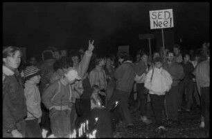 Montagsdemonstration vor der Dienststelle des MfS