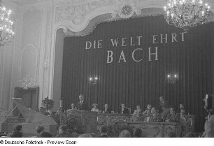 Podium der Bachfeier