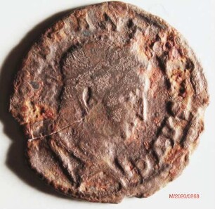 Römische Münze, Nominal Halbfollis, Prägeherr Constantinus I., Prägeort Trier, Original
