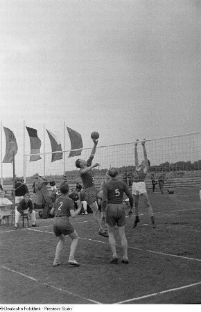 Volleyballspiel im Bruno-Plache-Stadion
