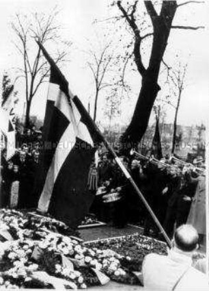 Gedenkfeier der VVN in Neuruppin zum Todesmarsch 1945