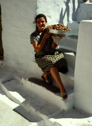 Syros. Ano Syra. Feigen frisch aus dem Backofen