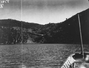 Wand des Parangueo : Blick vom See aus auf die Wand des Parangueo