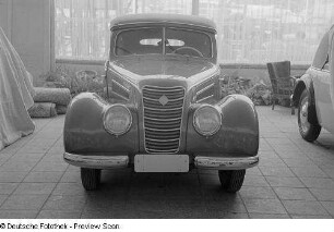 PKW der IFA auf der Leipziger Herbstmesse 1954