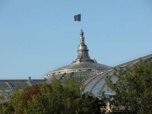 Kuppel des Grand Palais (Ausstellunsghallen) an den Champs Elysees