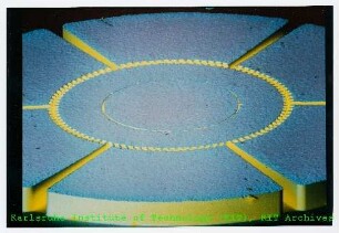 Rasterelektronenmikroskop (REM)-Aufnahme einer Zonenplatte des Instituts für Mikrostrukturtechnik (IMT)