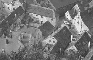 Landshut: Burg Trausnitz, vom Söller auf alte Höfe und Dächer
