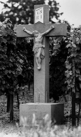 Wegkreuz; Hochheim am Main, Im Knackfuß (Sandweg/Bangertweg)