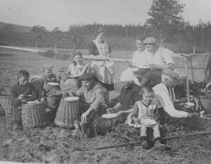 Mittagessen auf dem Feld : Mittagessen auf dem Feld