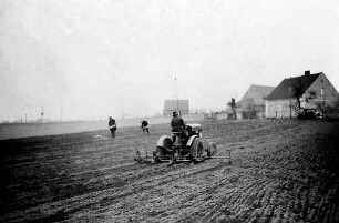 Deutz 11 PS mit Pflanzlochgerät