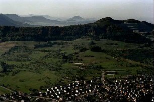 Neuffen: Albpanorama Richtung Südosten nach Dettingen