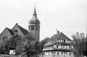 Sessenheim: evangelische Kirche und Fachwerkhaus