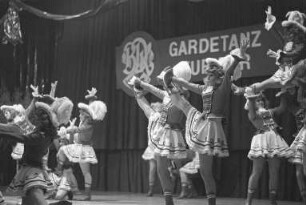 Gardetanz-Turnier des Bundes Deutscher Karneval in der Gartenhalle