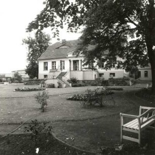 Cottbus. Landhaus (Standesamt), Lieberoser Straße 7, um 1820. Gartenansicht