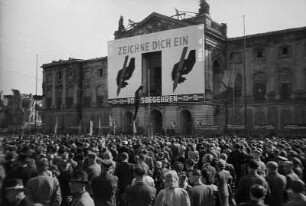 Dresden-Neustadt, Karl-Marx-Platz. Volksbegehren zur deutschen Einheit. Großkundgebung vor dem Japanischen Palais