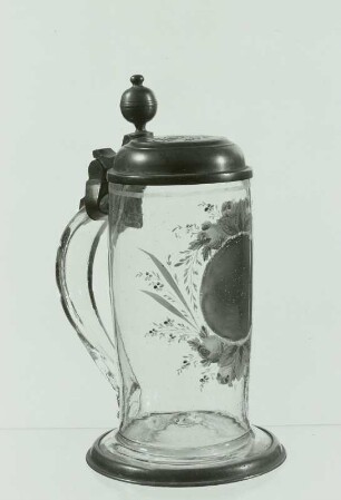 Glaskrug mit Zinndeckel