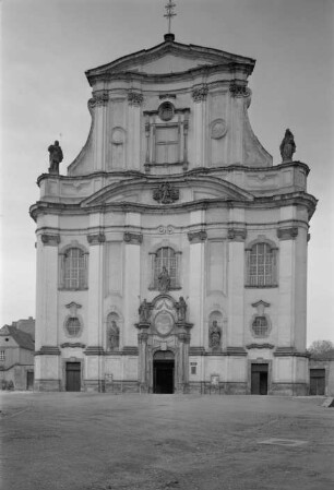 Katholische Kirche Mariä Himmelfahrt und Sankt Maternus, Liebenthal, Polen