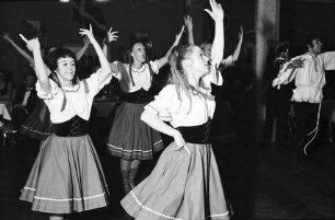 Freiburg: Ball de Garnison, [Tanzvorführung]