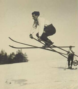 Skilauf im Erzgebirge. Geländesprung