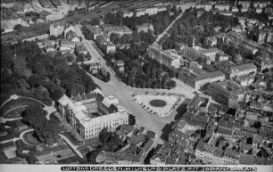 Dresden-Neustadt: Wilhelmsplatz (Palaisplatz) mit Japanischem Palais. Luftbild-Schrägaufnahme von Südosten