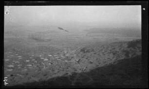 Vauquois (Berg bei Vauquois, Dep. Meuse, Frankreich): "Trichterfeld am Fuß des Vauquois" (Blick von oben)