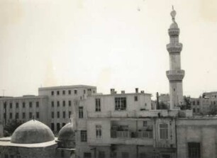 Damaskus, Syrien : Minarett zwischen modernen Wohnbauten