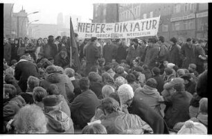 Kleinbildnegativ: Demonstration, Kurfürstendamm, 1968
